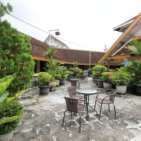 Reddoorz Near Rs Sarjito Yogyakarta Hotell Exteriör bild