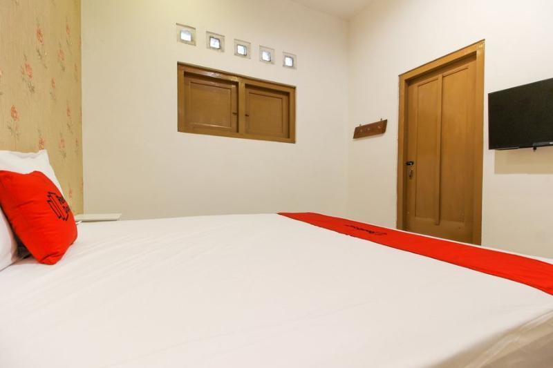Reddoorz Near Rs Sarjito Yogyakarta Hotell Exteriör bild
