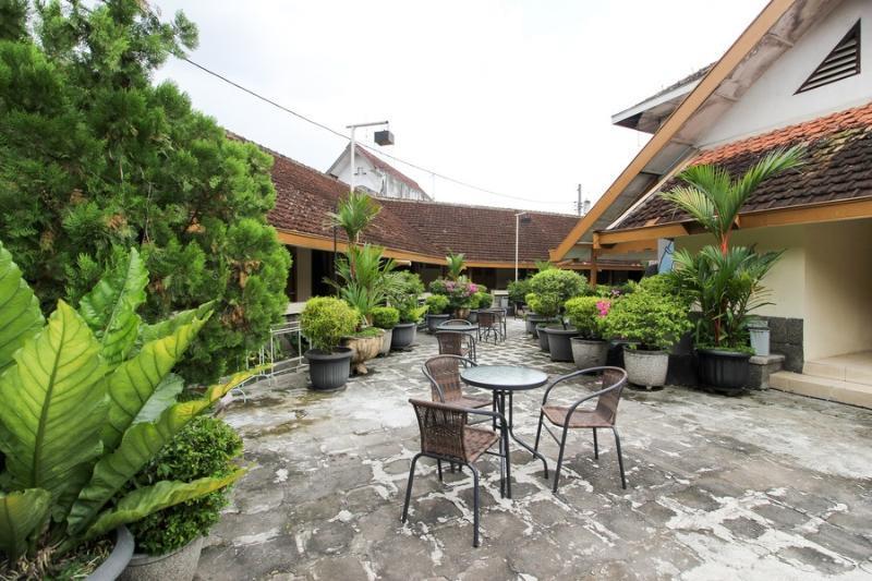 Reddoorz Near Rs Sarjito Yogyakarta Hotell Exteriör bild