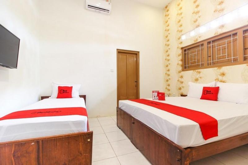 Reddoorz Near Rs Sarjito Yogyakarta Hotell Exteriör bild