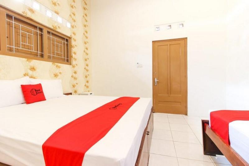 Reddoorz Near Rs Sarjito Yogyakarta Hotell Exteriör bild