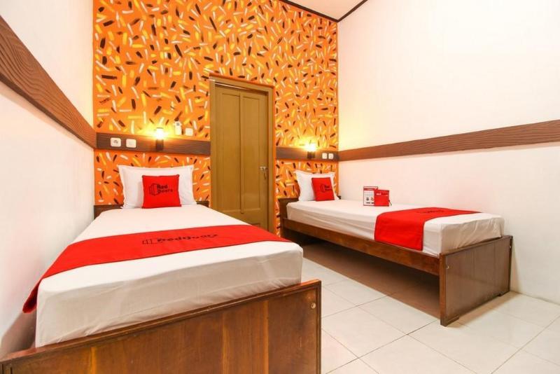 Reddoorz Near Rs Sarjito Yogyakarta Hotell Exteriör bild