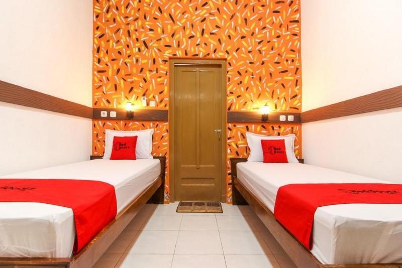 Reddoorz Near Rs Sarjito Yogyakarta Hotell Exteriör bild