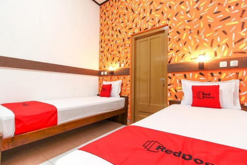 Reddoorz Near Rs Sarjito Yogyakarta Hotell Exteriör bild